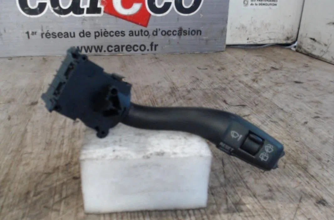 Commande essuie glace AUDI A4 2  A4 2 AVANT PHASE 1 BREAK occasion