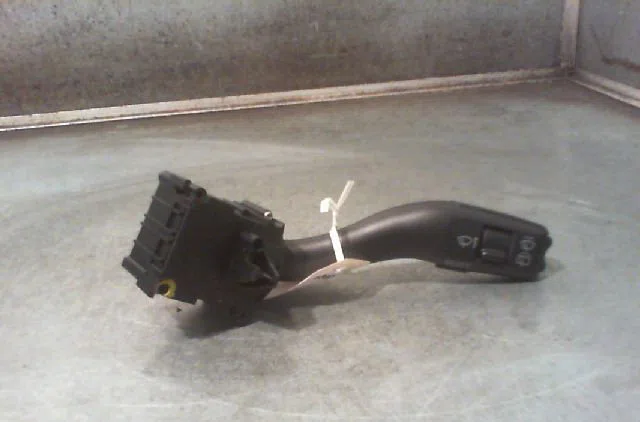 Commande essuie glace Audi A4 B7 Avant (8ED) 2.5 tdi (2004-2006) occasion