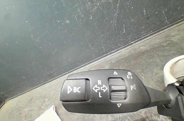 Commande essuie glace Bmw 1 (E87) 118 d (2004-2007) occasion