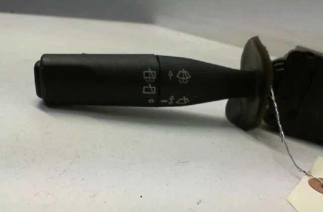 Commande essuie glace CITROEN SAXO Phase 2 09-1999--12-2004 1.1i 60ch occasion