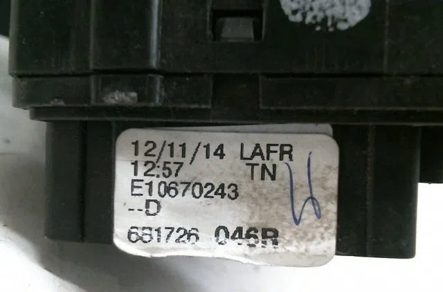 Commande essuie glace Dacia SANDERO II 1.5 dci (2012) 5 portes occasion