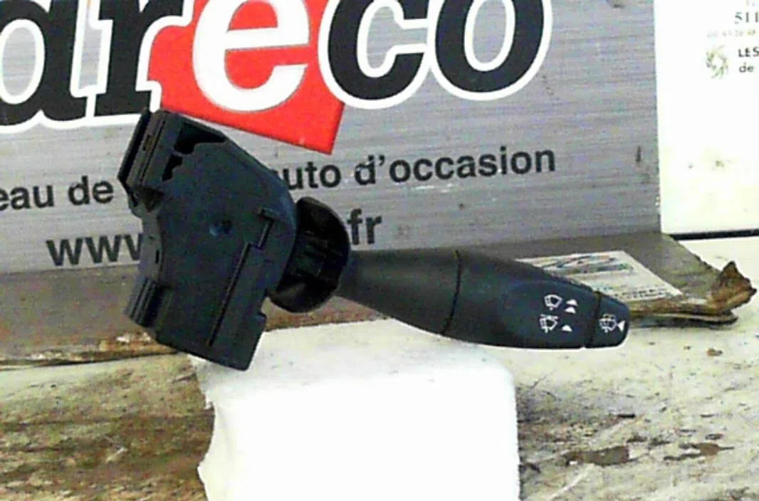 Commande essuie glace Ford FOCUS I (DAW, DBW) 1.8 tdci (2001-2004) occasion