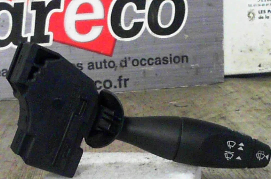 Commande essuie glace Ford FOCUS I (DAW, DBW) 1.8 turbo di - tddi (1998-2004) occasion