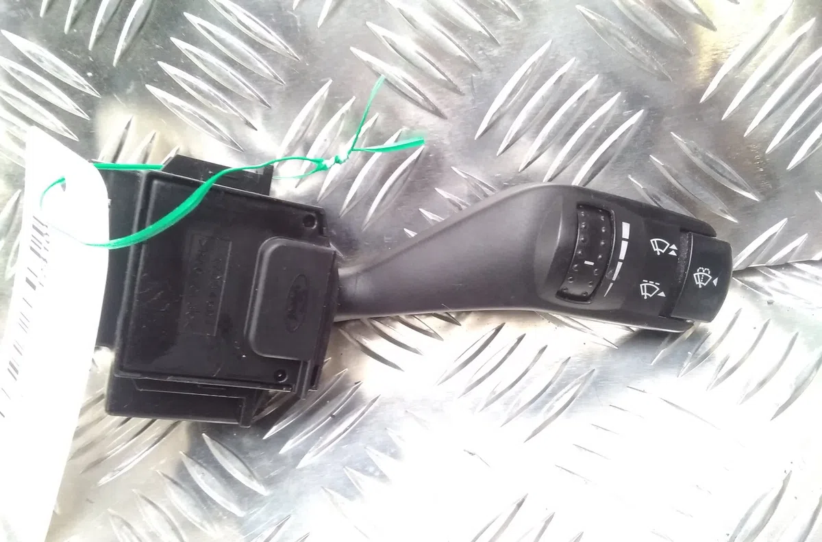Commande essuie glace FORD FOCUS II 2005 occasion