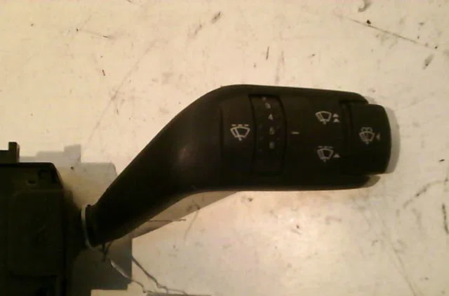 Commande essuie glace FORD FOCUS occasion