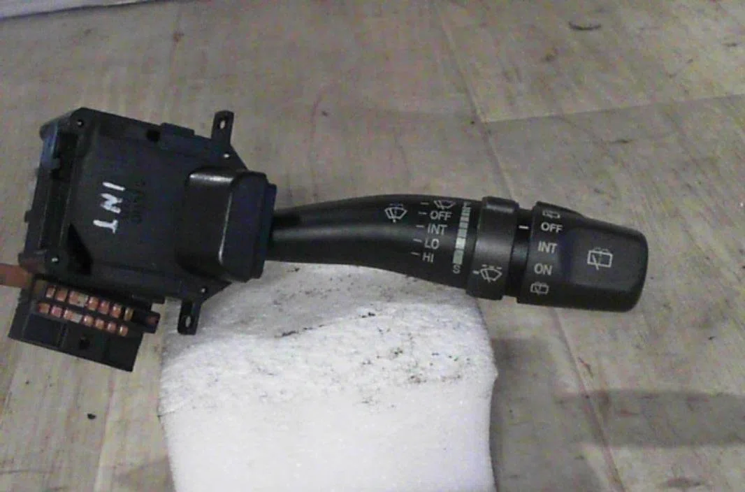 Commande essuie glace Hyundai TRAJET (FO) 2.0 crdi (2001-2008) occasion