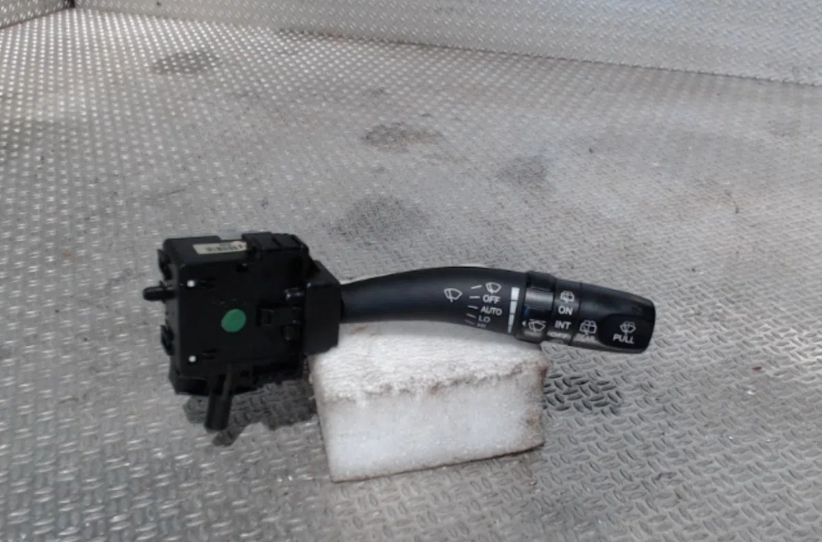 Commande essuie glace Kia CARENS III Monospace (UN) 2.0 crdi 140 (2006) occasion