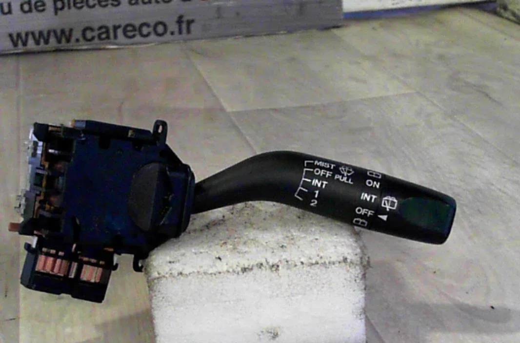 Commande essuie glace MAZDA PREMACY  PREMACY occasion
