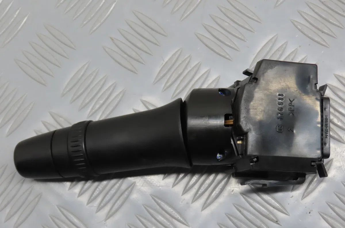 Commande essuie glace Mitsubishi ASX (GA_W_) 1.8 di-d (ga6w) (2010) occasion