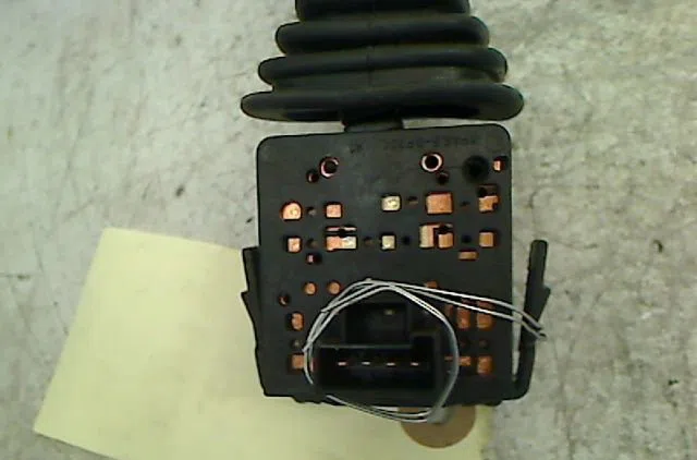 Commande essuie glace Opel CORSA C (X01) 1.7 dti (f08, f68) (2000-2009) 5 portes occasion