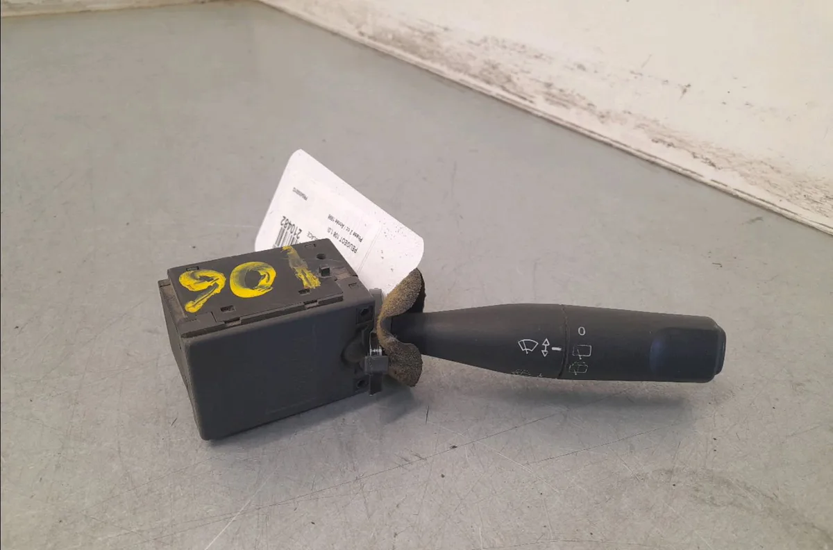 Commande essuie glace PEUGEOT 106  1.0i occasion