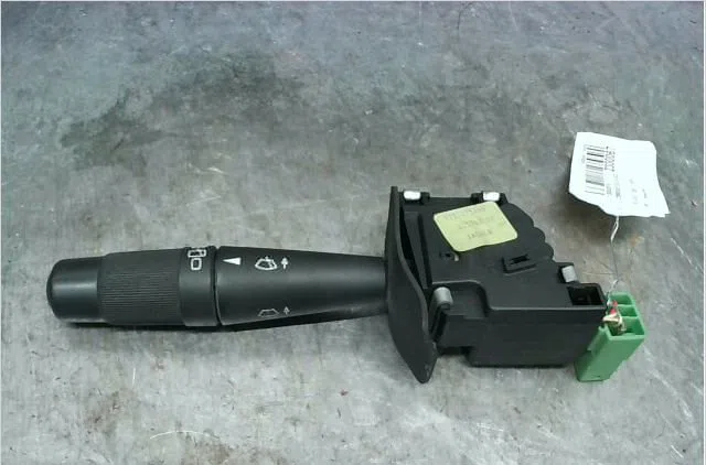 Commande essuie glace Peugeot 205 II (20A-C) 1.0 (1987-1998) occasion