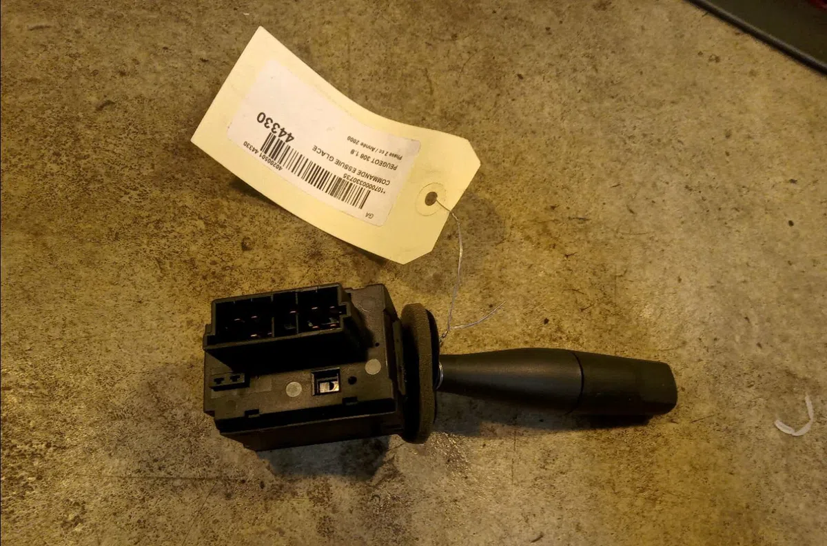 Commande essuie glace Peugeot 306 3-5 portes (7A, 7C, N3, N5) 1.8 16v (1997-2001) occasion