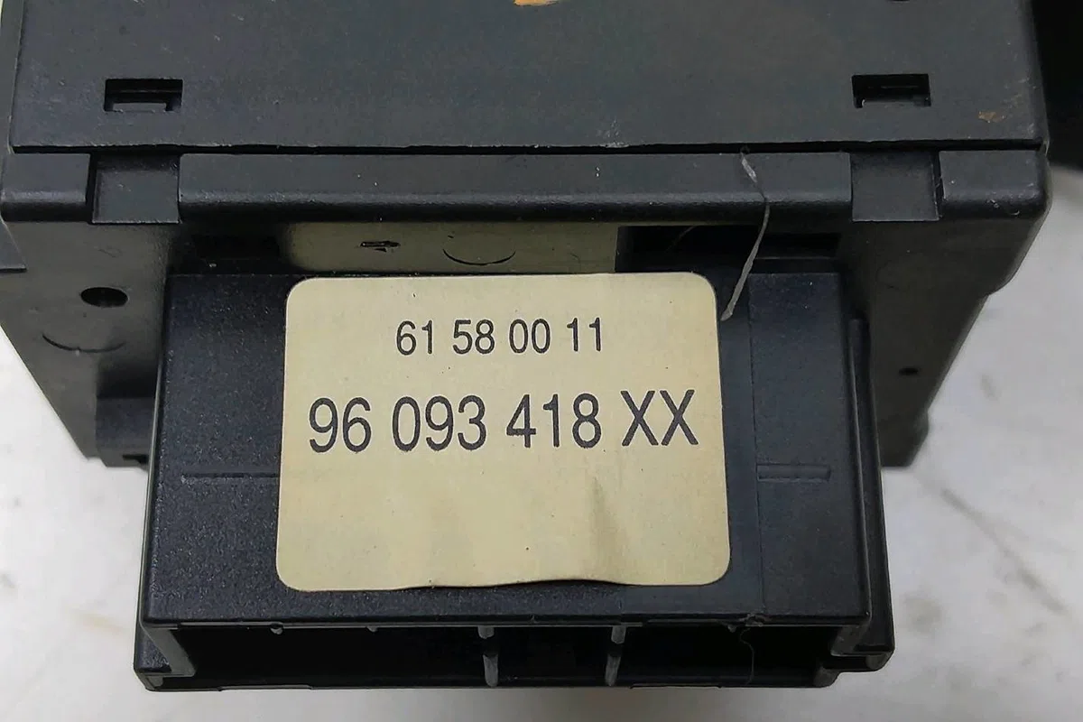 Commande essuie glace Peugeot 405 II (4B) 1.8 (1992-1995) occasion