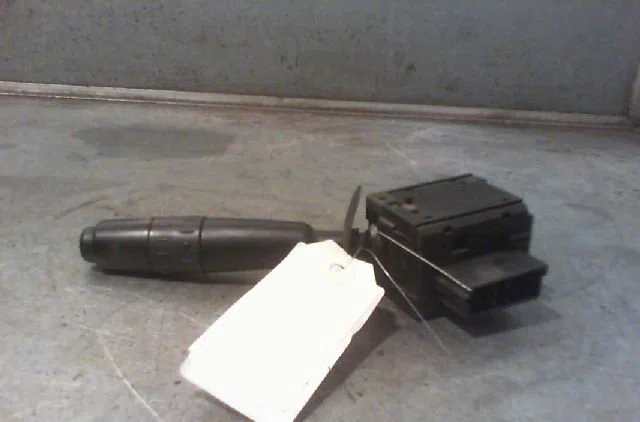 Commande essuie glace PEUGEOT 405 Phase 1 07-1987--06-1992 occasion