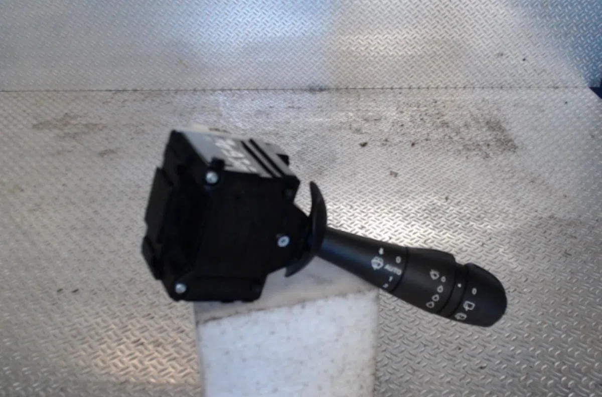Commande essuie glace RENAULT CAPTUR 1  0 occasion