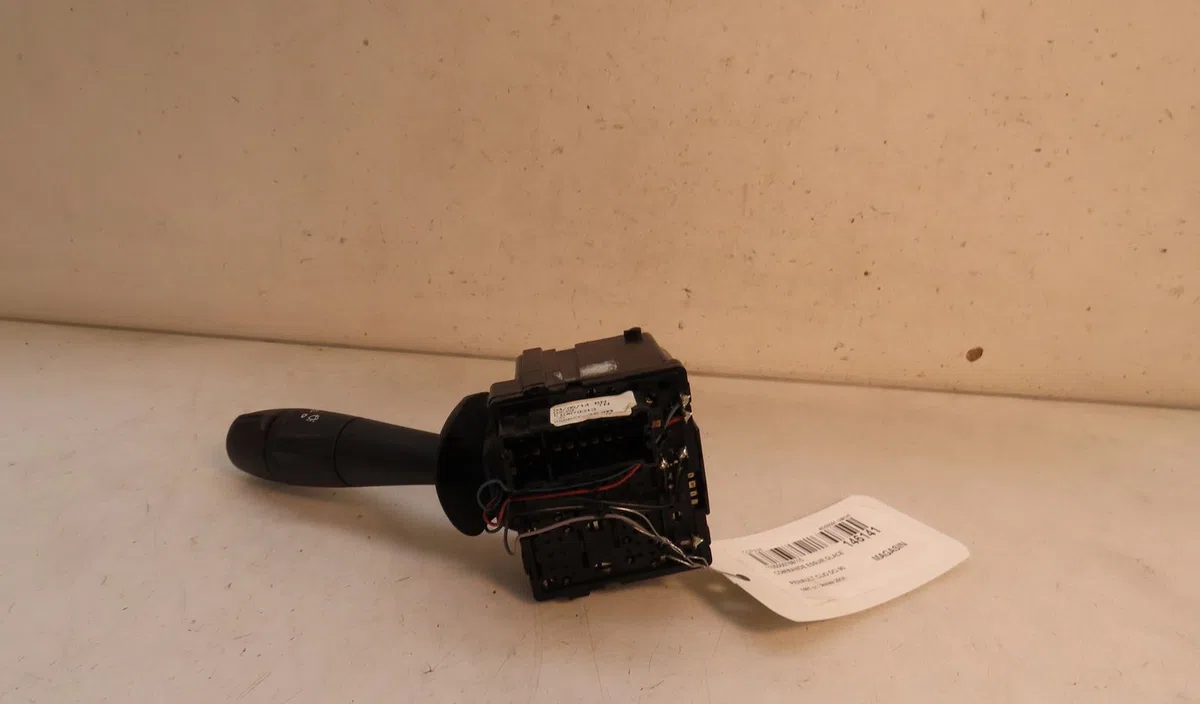 Commande essuie glace RENAULT CLIO 2014 occasion — photo 2