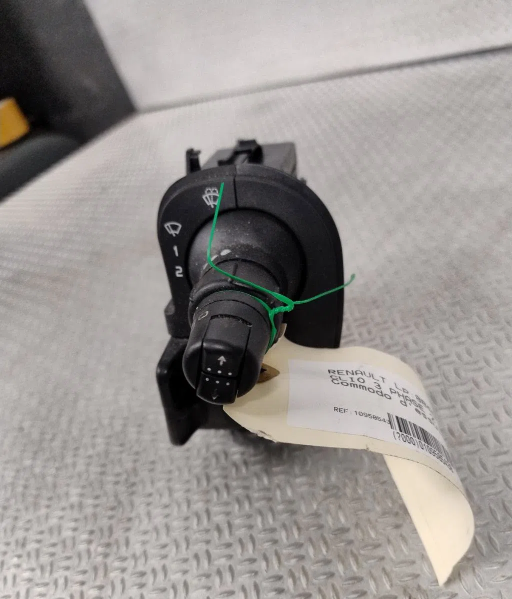 Commande essuie glace RENAULT CLIO 3  CLIO 3 PHASE 2 BREAK occasion