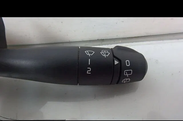 Commande essuie glace RENAULT CLIO II 2004 occasion