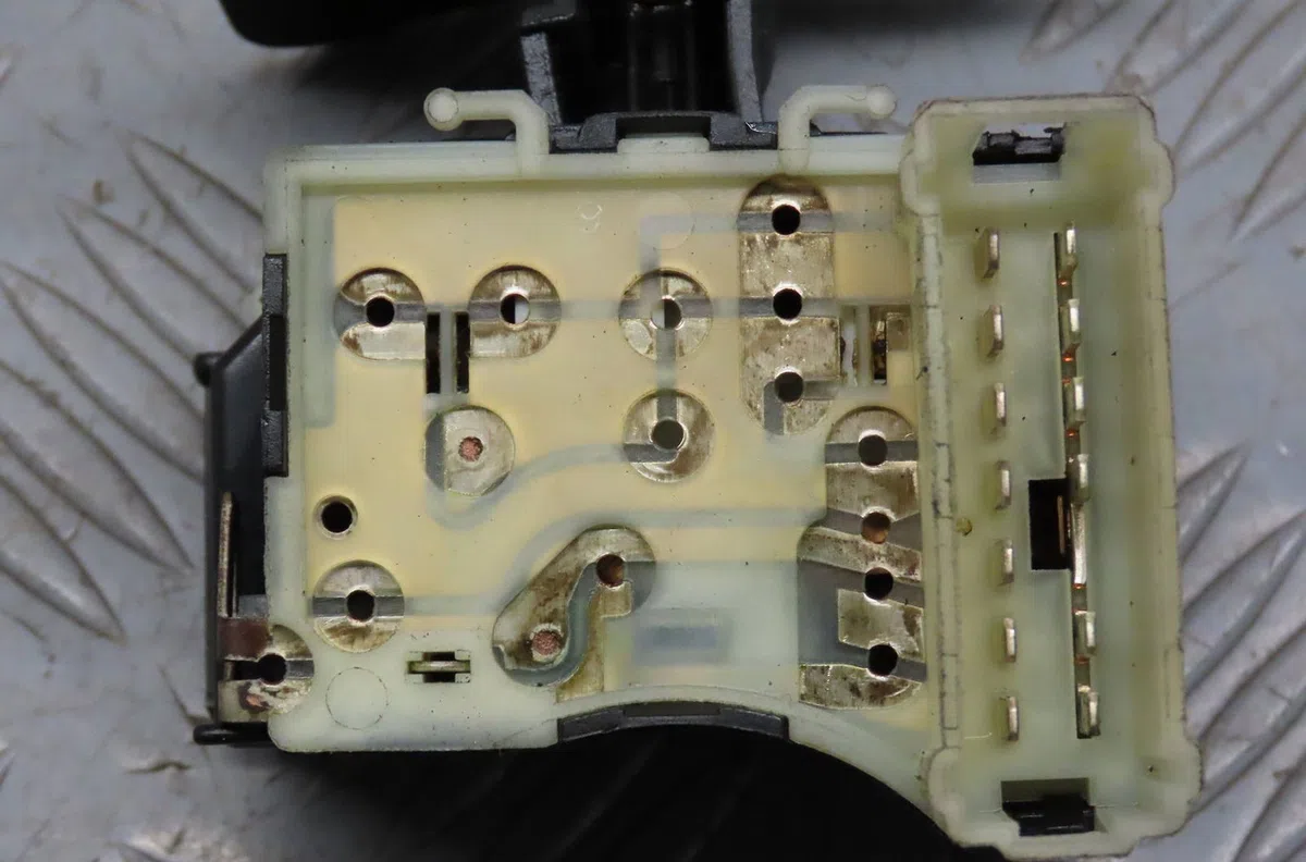 Commande essuie glace Renault CLIO II (BB_, CB_) 1.2 (bb0a, bb0f, bb10, bb1k, bb28, bb2d, bb2h, cb0a,... (1998-2010) 5 p