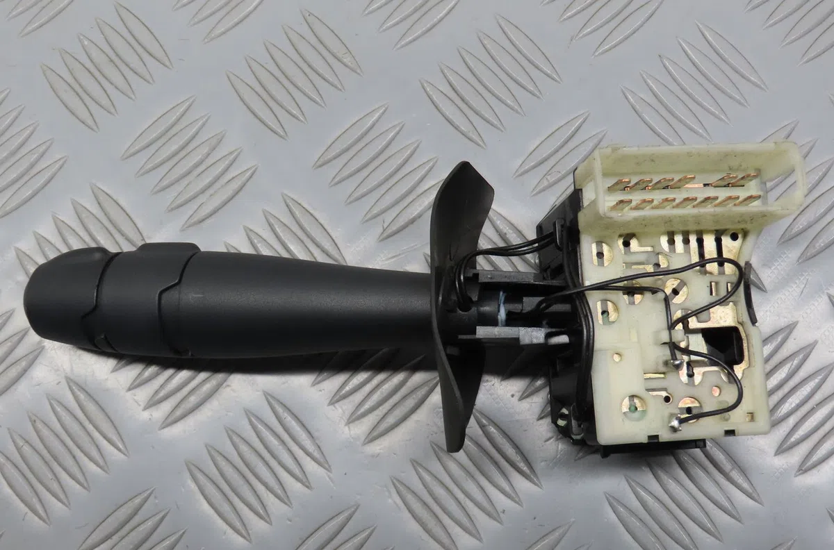 Commande essuie glace Renault CLIO II (BB_, CB_) 1.9 dti (b-cb0u) (1999-2005) occasion