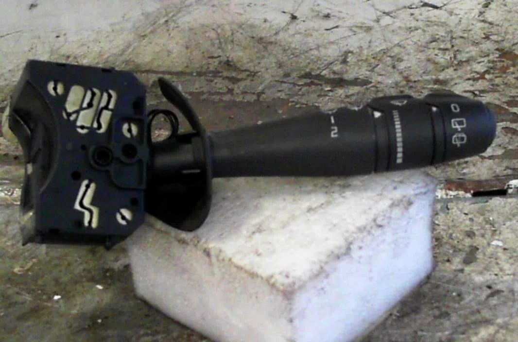 Commande essuie glace Renault CLIO II (BB_, CB_) 1.9 dti (b-cb0u) (1999-2005) occasion