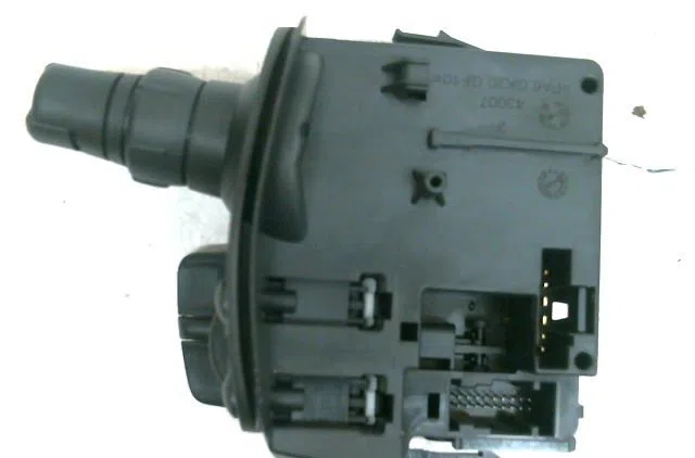 Commande essuie glace Renault CLIO III (BR0-1, CR0-1) 1.5 dci (br17, cr17) (2005-2012) 5 portes occasion