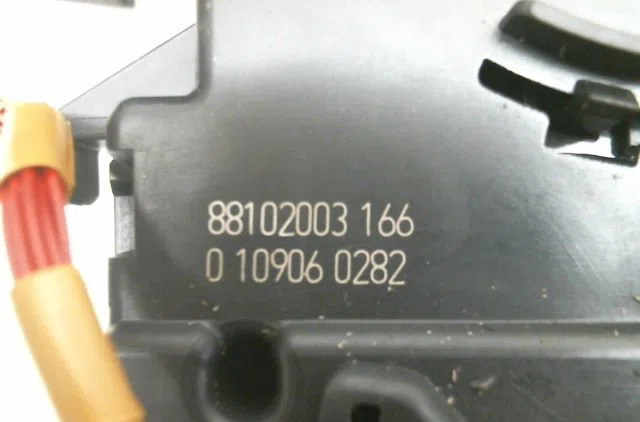 Commande essuie glace Renault CLIO III (BR0-1, CR0-1) 1.6 16v (br05, br0b, br0y, br15, br1j, br1m, br1y, cr0b,... (2005-
