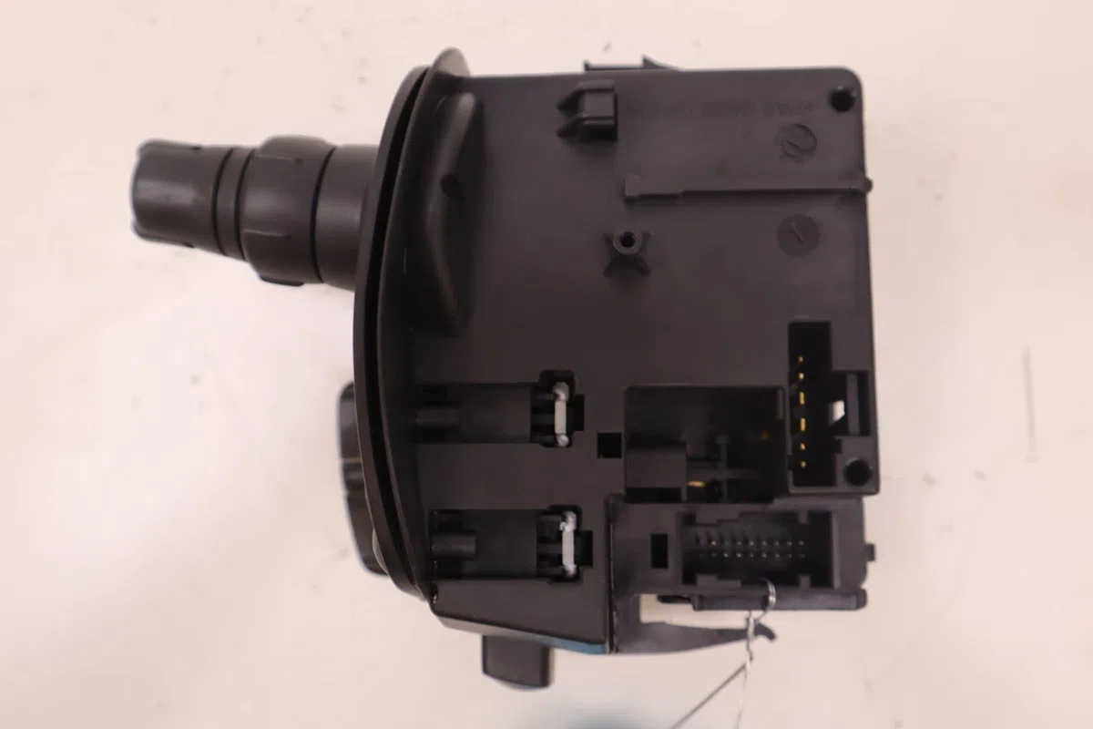 Commande essuie glace Renault CLIO III Grandtour (KR0-1_) 1.5 dci (kr0h, kr1s) (2008-2012) occasion