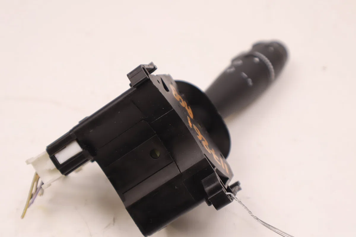 Commande essuie glace Renault ESPACE IV (JK0-1_) 2.0 dci (jk01, jk02, jk1j, jk1k, jk1h) (2006) occasion