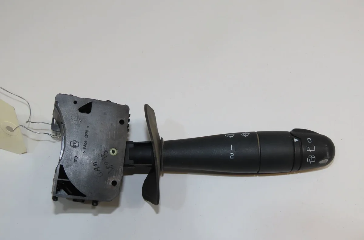 Commande essuie glace Renault KANGOO Express (FC0-1_) D 65 1.9 (fc0e, fc02, fc0j, fc0n) (1997) 4 portes occasion