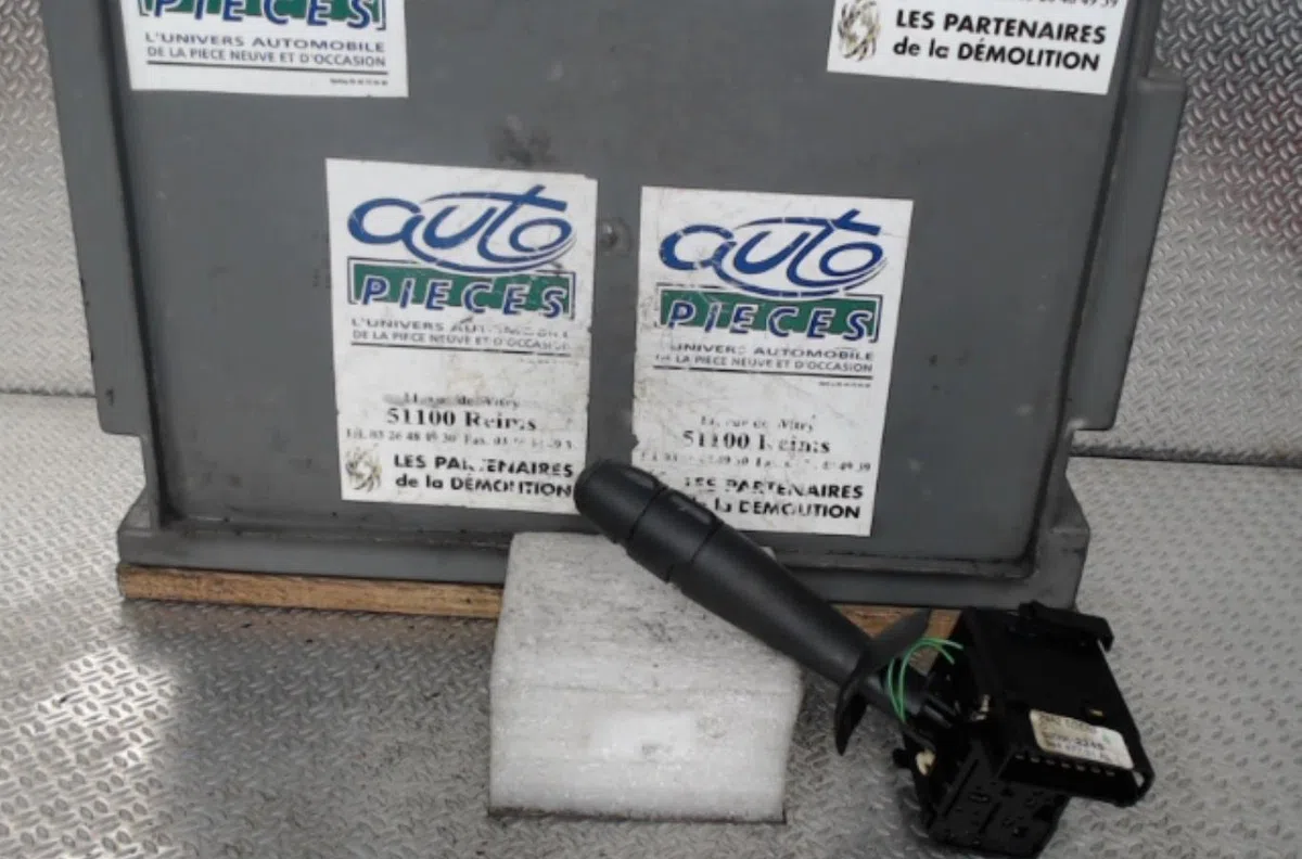 Commande essuie glace RENAULT LAGUNA 2  LAGUNA 2 PHASE 1 occasion