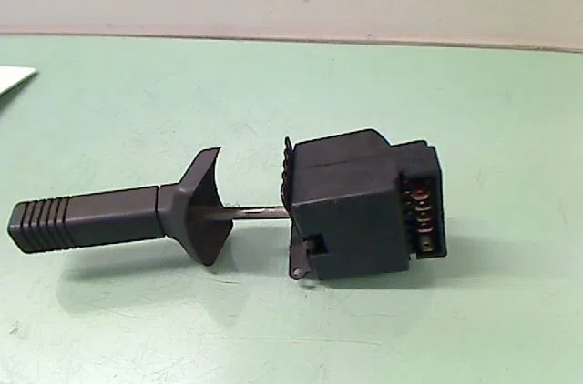 Commande essuie glace RENAULT SUPER 5 1989 occasion