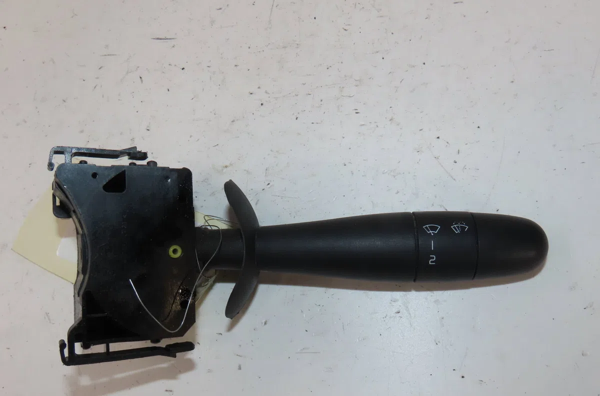 Commande essuie glace Renault TRAFIC II Camionnette (FL) 1.9 dci 100 (fl0c) (2001-2006) occasion