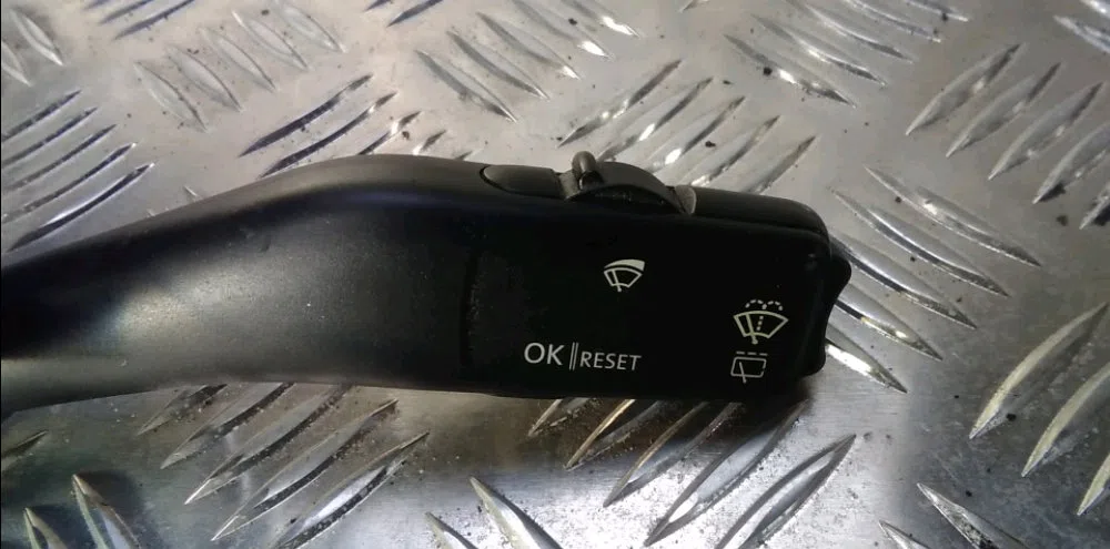 Commande essuie glace Seat LEON (1P1) 2.0 tdi 16v (2005-2012) occasion