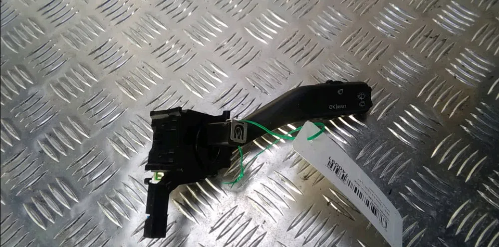 Commande essuie glace Seat LEON (1P1) 2.0 tdi 16v (2005-2012) occasion