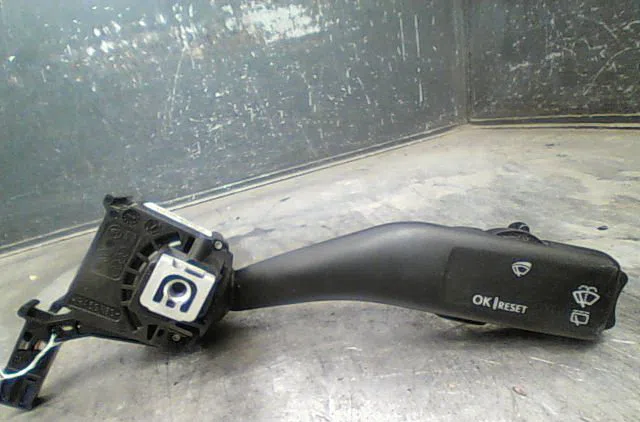 Commande essuie glace Seat TOLEDO III (5P2) 2.0 tdi 16v (2004-2009) occasion