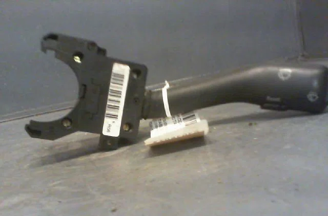 Commande essuie glace SKODA OCTAVIA 2000 occasion