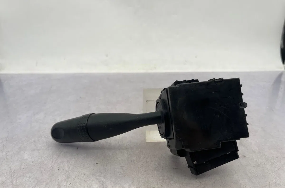 Commande essuie glace SUZUKI SWIFT 3 occasion — photo 4