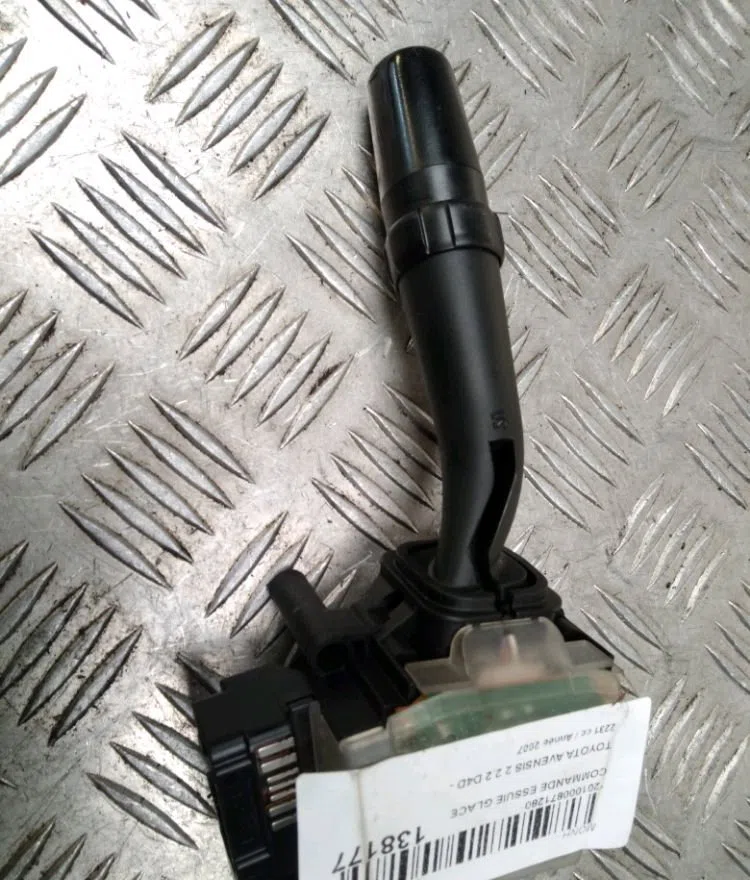 Commande essuie glace Toyota AVENSIS Break (_T25_) 2.2 d-cat (adt251_) (2005-2008) occasion