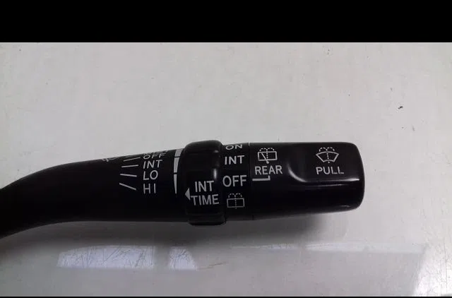 Commande essuie glace Toyota AVENSIS VERSO (_M2_) 2.0 d (clm20_) (2001-2005) occasion