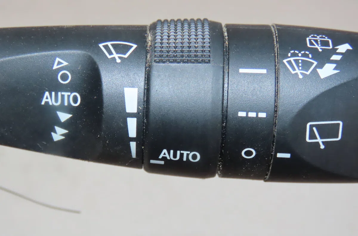 Commande essuie glace Toyota RAV 4 IV (_A4_) 2.5 hybrid (ava42_) (2015-2018) occasion