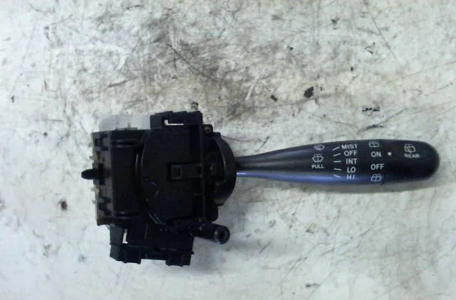 Commande essuie glace TOYOTA YARIS 2000 occasion