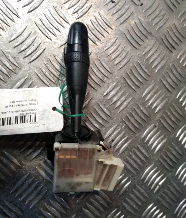 Commande essuie glace Toyota YARIS (_P1_) 1.4 d-4d (nlp10_) (2001-2005) occasion