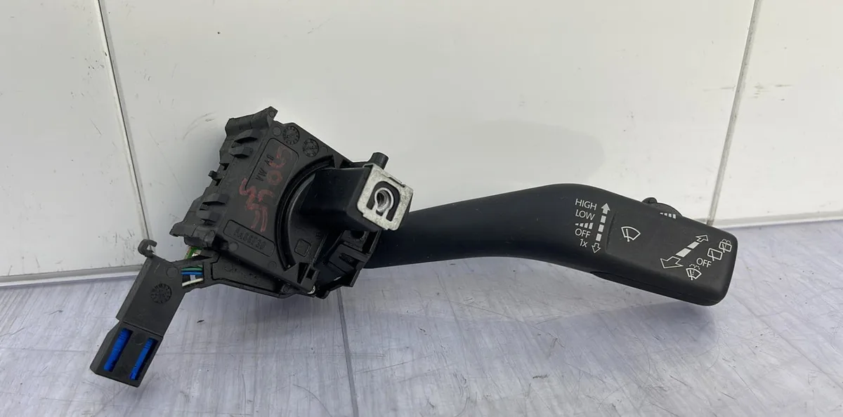 Commande essuie glace VOLKSWAGEN GOLF 5 occasion