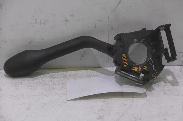 Commande essuie glace VOLKSWAGEN GOLF IV  1.6i occasion