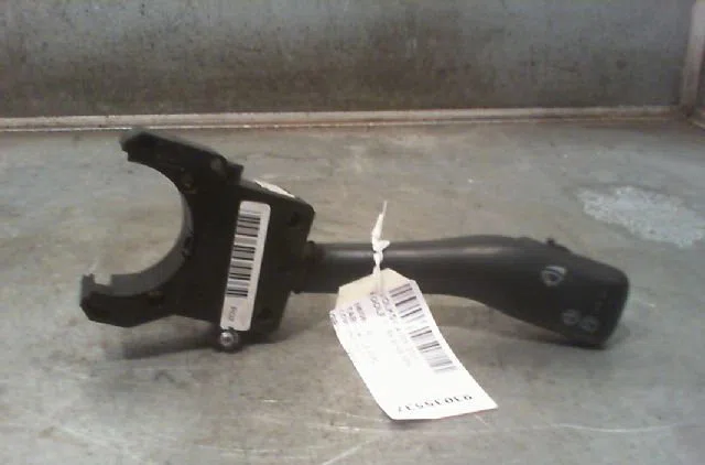 Commande essuie glace Volkswagen GOLF IV (1J1) 1.9 tdi (1997-2004) 3 portes occasion