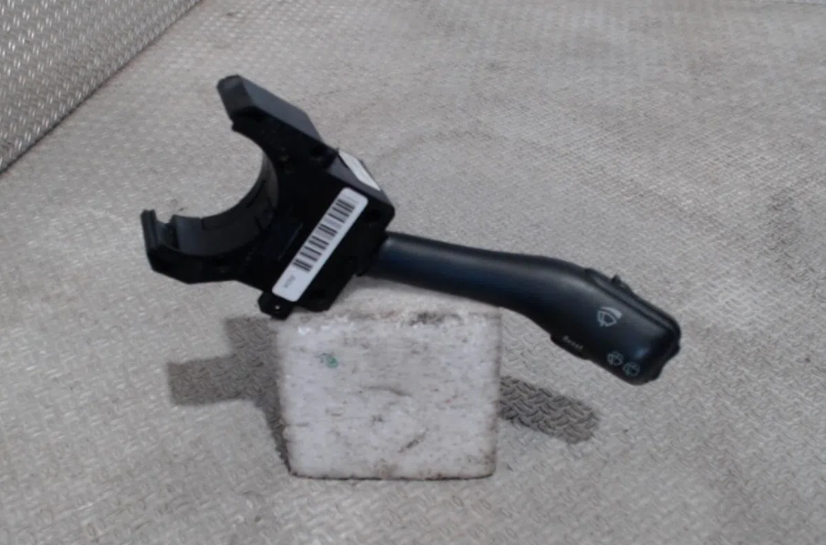 Commande essuie glace Volkswagen GOLF IV (1J1) 1.9 tdi 4motion (2000-2005) occasion