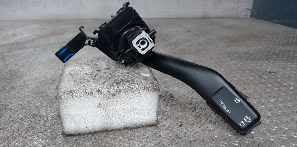 Commande essuie glace VOLKSWAGEN GOLF PLUS  GOLF PLUS PHASE 1 occasion