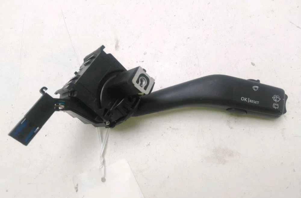 Commande essuie glace Volkswagen GOLF PLUS V (5M1, 521) 2.0 tdi (2005-2013) occasion